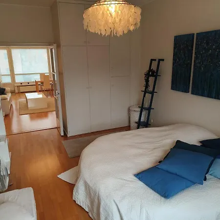 Huoneisto Spacious And Bright For 4 *