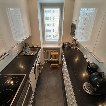 Spacious And Bright For 4 Huoneisto